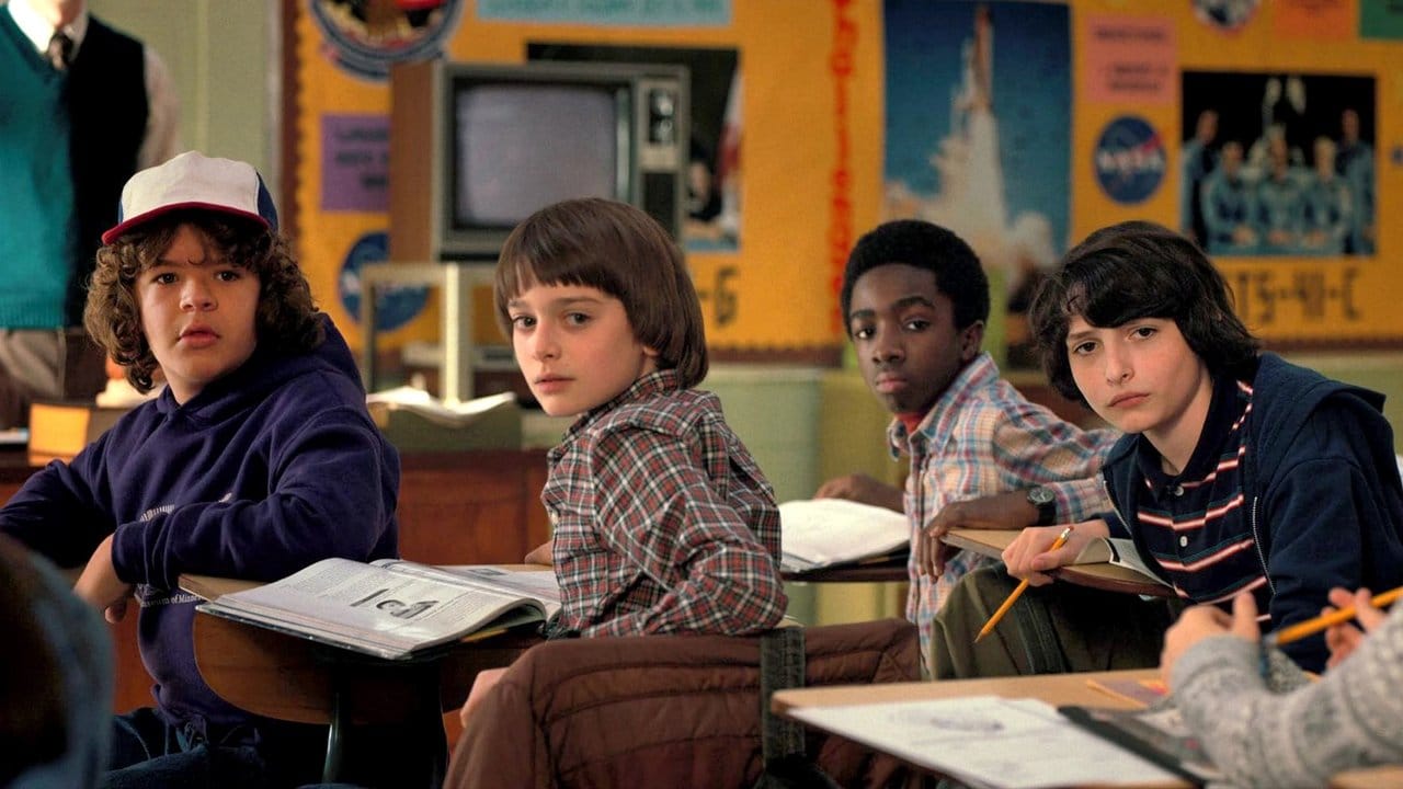 Zobacz Stranger Things - {se_code} Online na Vider